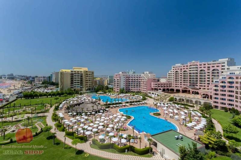 Sunny-Beach-1-bedroom-apartment-Majestic-Beach-Resort-VIK_3846-1024x683.jpg