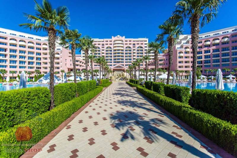 Sunny-Beach-1-bedroom-apartment-Majestic-Beach-Resort-VIK_1285-1024x683.jpg
